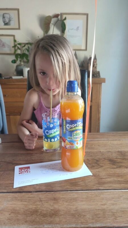 Capri-Sun se réinvente avec un sirop ! Une bouteille de 600ml pour 6L de boisson sans colorant ni conservateurs ! L'idéal pour les voyages de l'été moins lourds 😍
@caprisun_france @capetcimepr #caprisun #boisson #kids #produitoffert #aliceeliocharlie #kidsreel