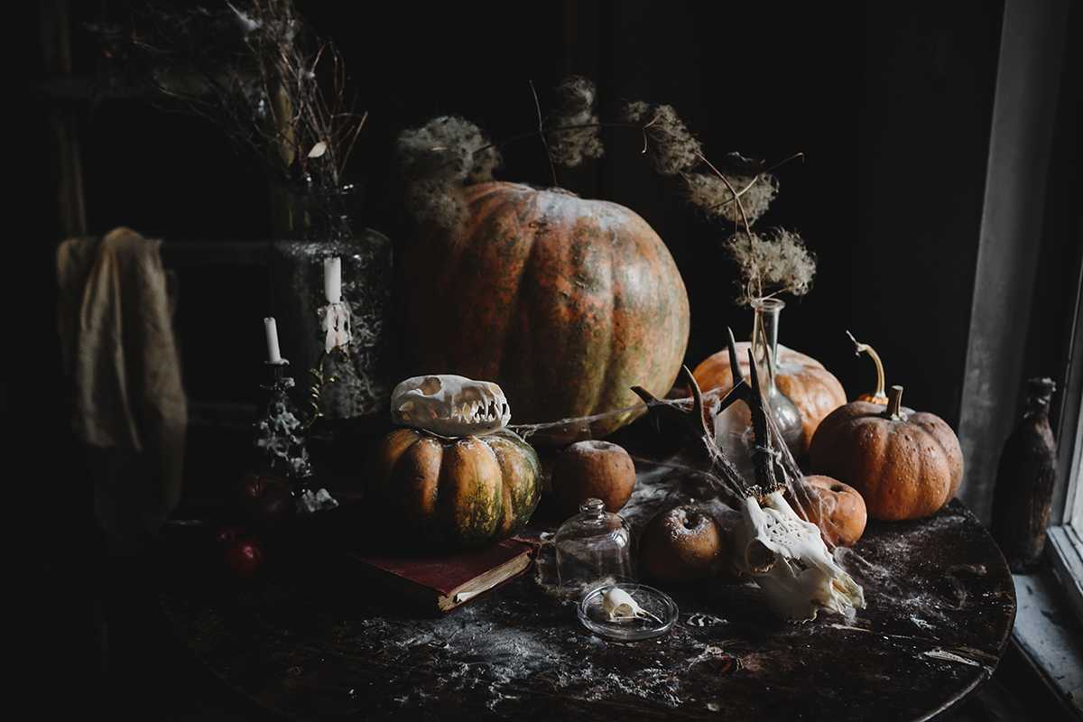 Célébrer Samhain 2023 : Rituel pour Honorer les Ancêtres et Accueillir l’Hiver